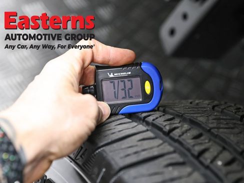 Used 2025 Jeep Wrangler Unlimited Sahara AWD/4WD image 28