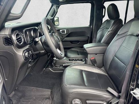 Used 2023 Jeep Wrangler Unlimited Sahara AWD/4WD image 10