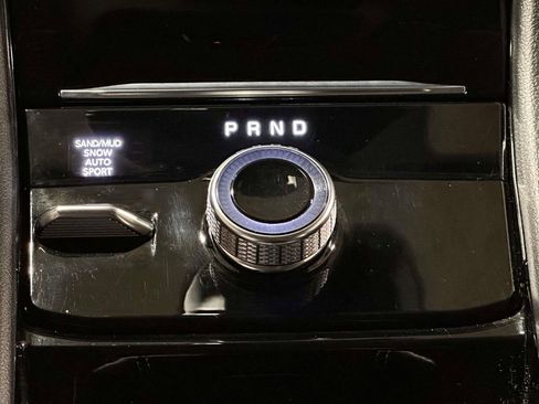 Used 2023 Jeep Grand Cherokee Limited w/ Black Appearance Package image 21