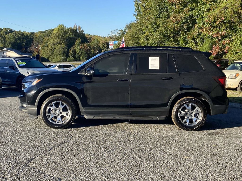 Used 2023 Honda Passport TrailSport image 2