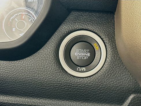 Used 2021 RAM 1500 Laramie AWD/4WD image 16