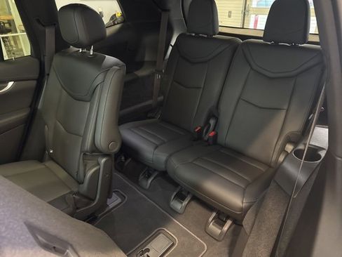 Used 2024 Cadillac XT6 Sport image 23