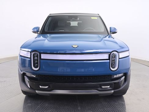Used 2024 Rivian R1S Adventure Quad AWD/4WD image 10