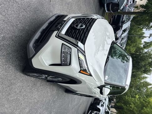 Used 2022 Nissan Rogue SV AWD/4WD image 3