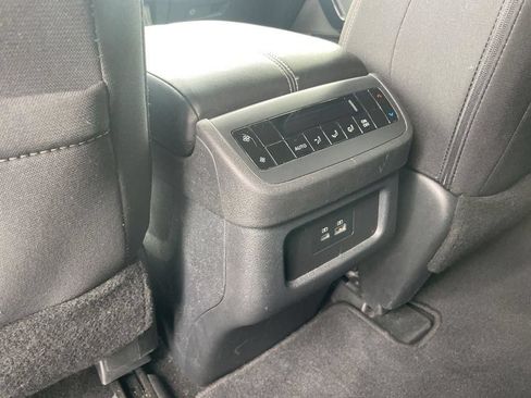 Used 2025 Nissan Pathfinder SV AWD/4WD image 30