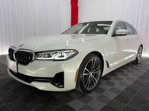 Used 2023 BMW 530i xDrive w/ Premium Package AWD/4WD image 4