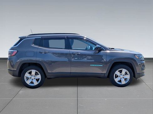 Used 2022 Jeep Compass Latitude w/ Convenience Group AWD/4WD image 6
