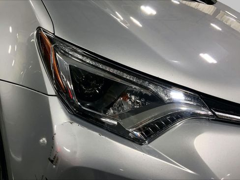 Used 2017 Toyota RAV4 LE w/ All Weather Liner Package AWD/4WD image 28