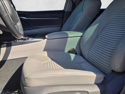 Used 2020 Toyota Camry SE FWD image 15