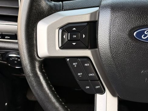 Used 2019 Ford F250 Lariat w/ Chrome Package image 14