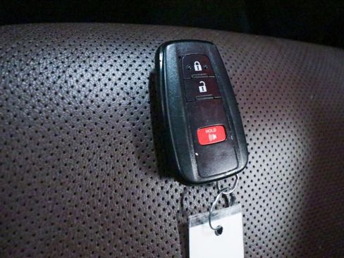 Used 2022 Toyota 4Runner Limited AWD/4WD image 26