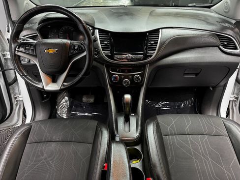 Used 2019 Chevrolet Trax LT w/ LT Convenience Package image 37