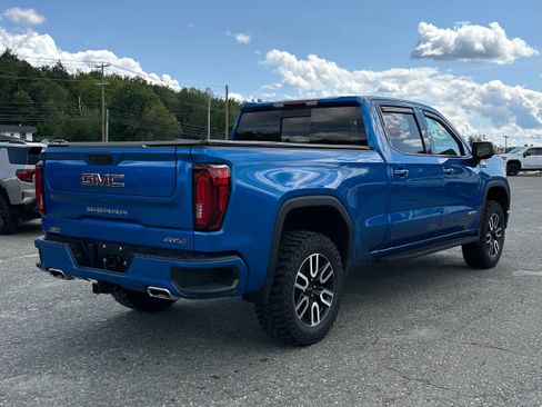 Used 2023 GMC Sierra 1500 AT4 w/ AT4 Premium Package AWD/4WD image 3
