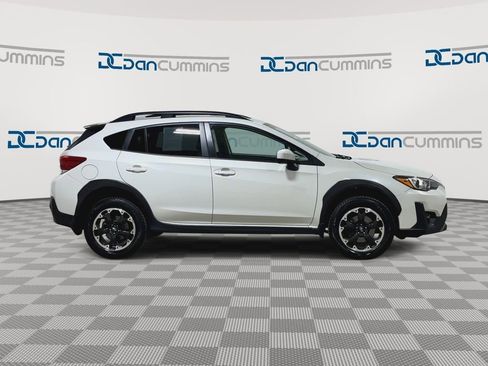 Used 2022 Subaru Crosstrek 2.0i Premium w/ Moonroof Package AWD/4WD image 9