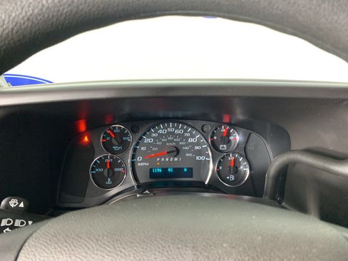 Used 2024 Chevrolet Express 2500 w/ Driver Convenience Package RWD image 19