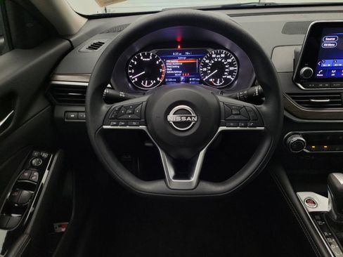Used 2023 Nissan Altima 2.5 SV FWD image 22