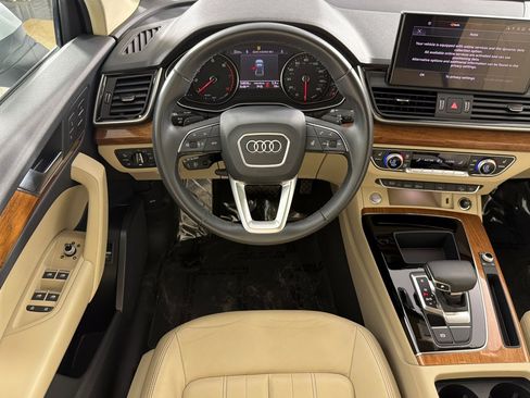 Used 2023 Audi Q5 2.0T Premium w/ Convenience Package AWD/4WD image 13