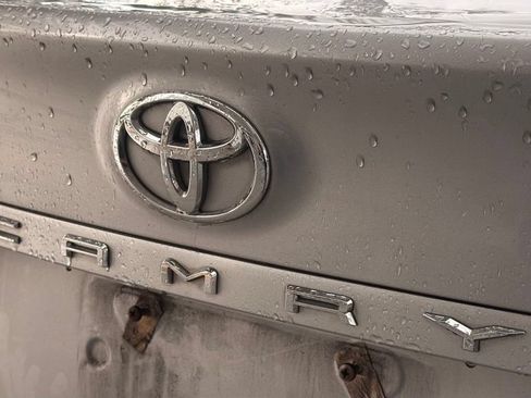 Used 2020 Toyota Camry LE FWD image 11