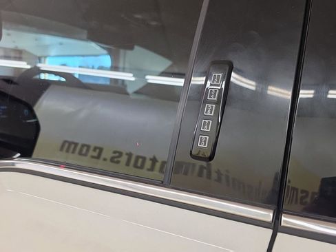 Used 2023 Ford F350 Platinum AWD/4WD image 22