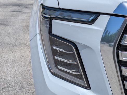 New 2026 GMC Yukon Denali w/ Denali Reserve Package AWD/4WD image 10