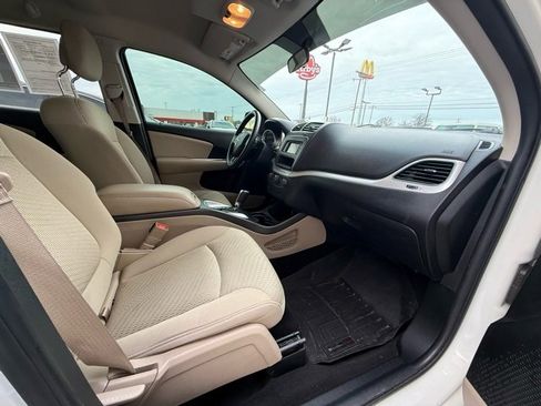 Used 2017 Dodge Journey SXT w/ Comfort/Convenience Group image 25