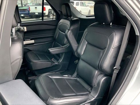 Used 2023 Ford Explorer XLT w/ Equipment Group 202A image 18