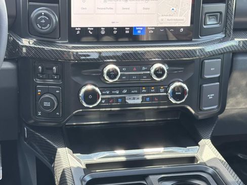 New 2026 Ford F250 Lariat w/ Black Appearance Package AWD/4WD image 22