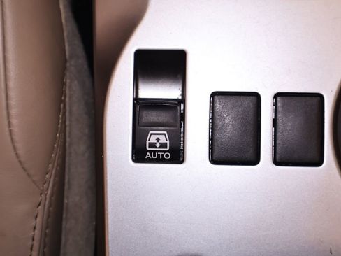 Used 2016 Toyota 4Runner Limited AWD/4WD image 34