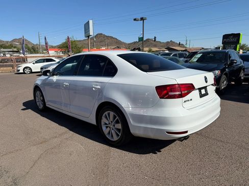 Used 2015 Volkswagen Jetta SE FWD image 5