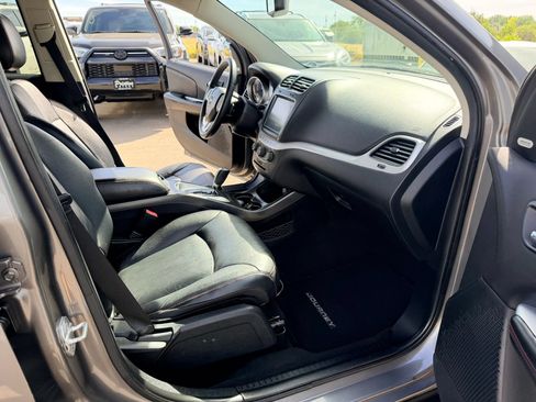 Used 2012 Dodge Journey R/T w/ Flexible Seating Group FWD image 17