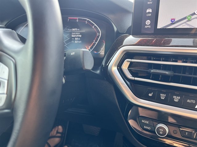 Used 2025 BMW X4 xDrive30i AWD/4WD image 17