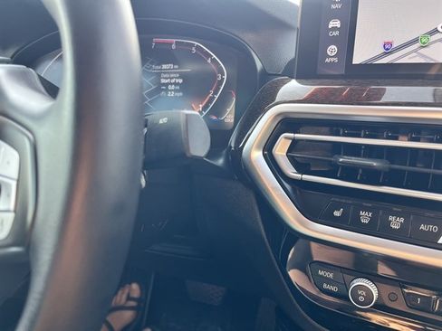 Used 2025 BMW X4 xDrive30i AWD/4WD image 17