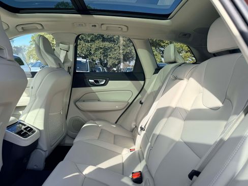 New 2026 Volvo XC60 B5 Ultra w/ Protection Package Premier image 15