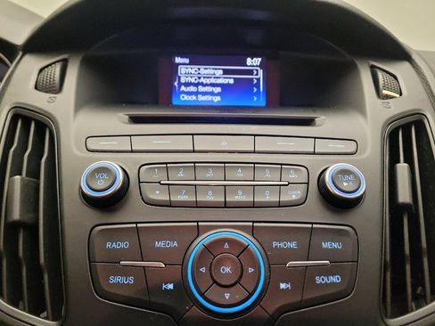 Used 2016 Ford Focus SE w/ SE Sport Package FWD image 25