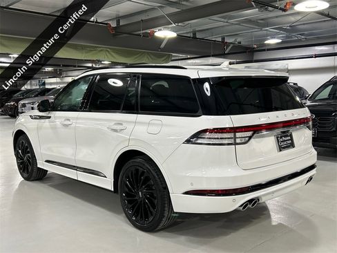Used 2023 Lincoln Aviator Reserve w/ Equipment Group 201A image 4