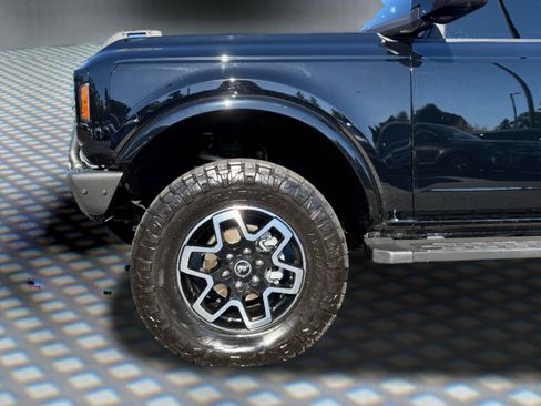Used 2022 Ford Bronco Outer Banks AWD/4WD image 12