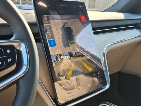 New 2025 Volvo EX90 Plus image 22