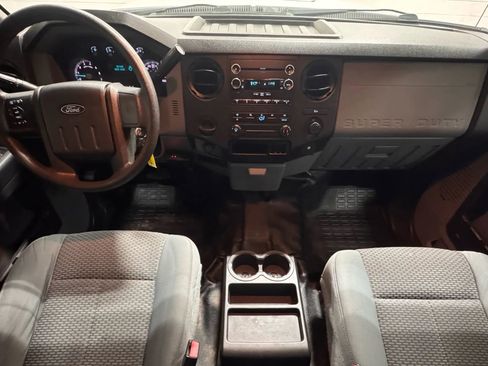 Used 2016 Ford F250 XL w/ Power Equipment Group image 9