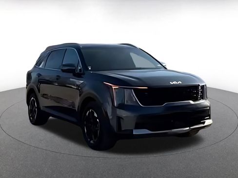 Used 2024 Kia Sorento S image 12