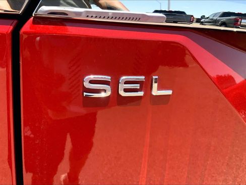 Used 2024 Volkswagen Atlas SEL AWD/4WD image 32