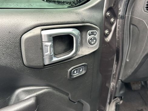 Used 2021 Jeep Wrangler Unlimited Rubicon image 28