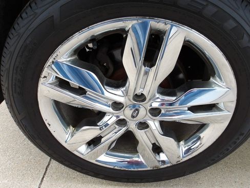 Used 2012 Ford Edge SEL FWD image 26