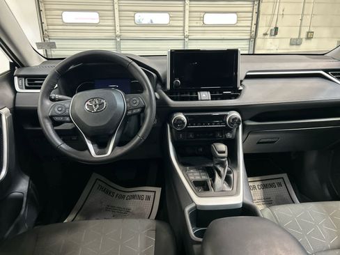 Certified 2023 Toyota RAV4 XLE w/ Convenience Package AWD/4WD image 4