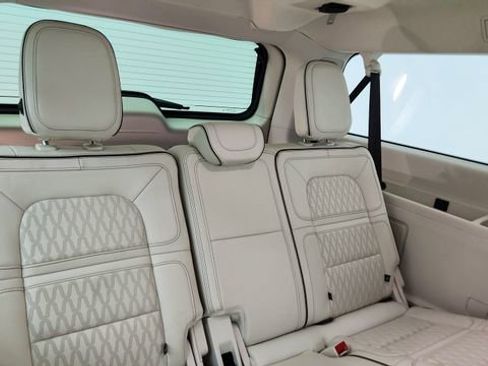 Used 2024 Lincoln Navigator L Black Label AWD/4WD image 28