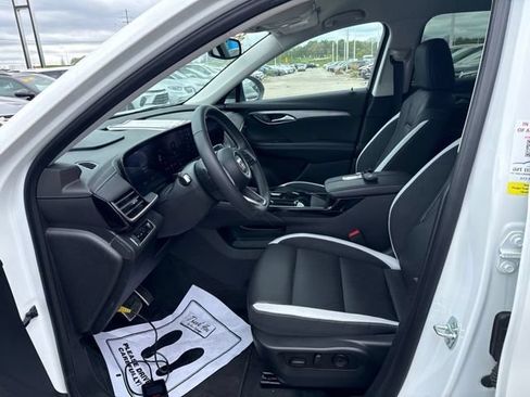 Used 2025 Buick Envision Sport Touring AWD/4WD image 3