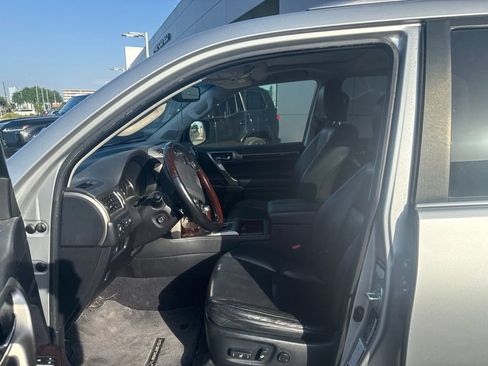 Used 2019 Lexus GX 460 Premium AWD/4WD image 2