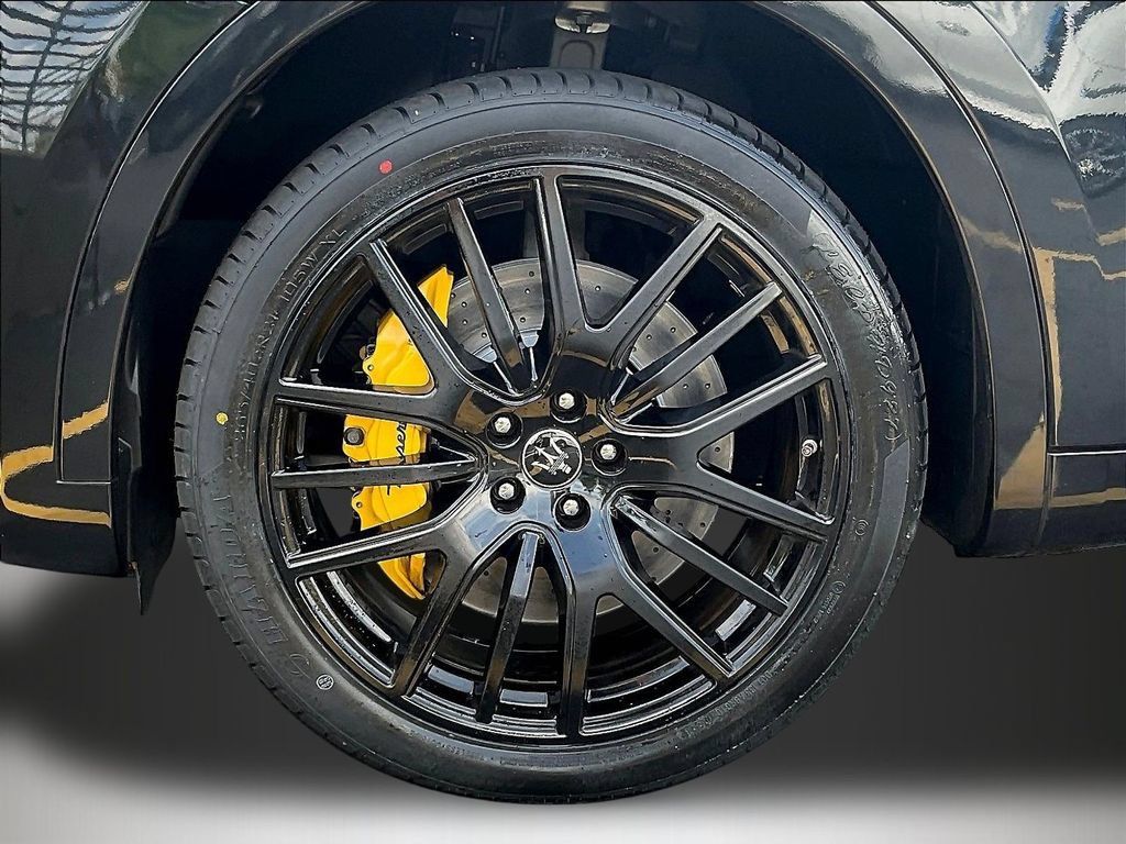 Used 2022 Maserati Levante Modena S AWD/4WD image 34