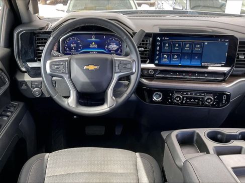 Used 2024 Chevrolet Silverado 1500 LT image 7