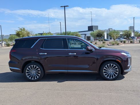 Used 2023 Hyundai Palisade Calligraphy FWD image 6