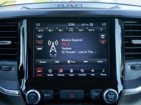 Used 2019 RAM 1500 Laramie image 31